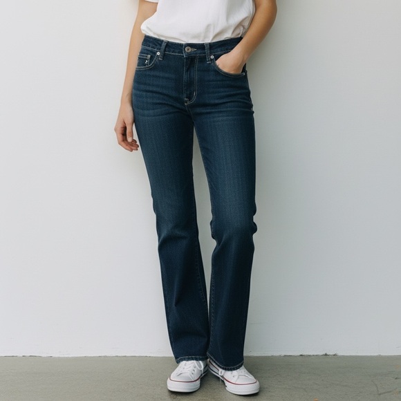 MICHAEL KORS Bootcut Jean 10 Dark Wash $99 Retail NWOT - Picture 1 of 14